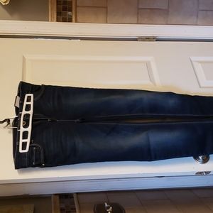 WHBM NWT, size 2 The Skinny Jean